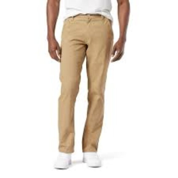 Signature by Levi Strauss Other - Signature Levi Strauss Men's Athletic Relaxed Fit Tech Pocket Hybrid Chino Pants